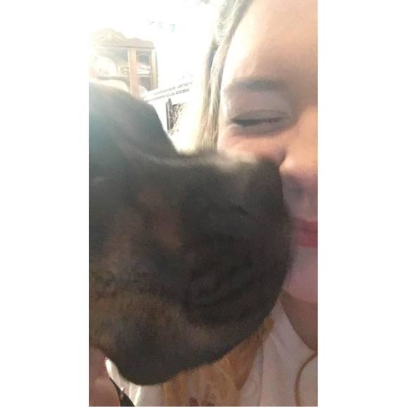 Meet your Posher, Courtney - Picture 1 of 1